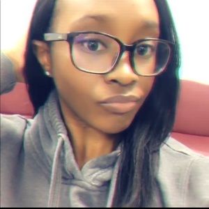 Meet your Posher, April